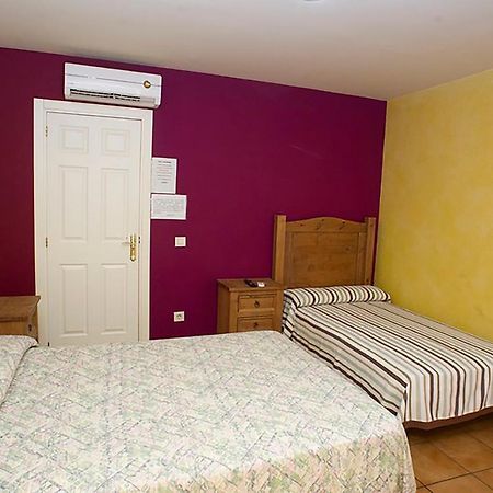 Hostal Velarde Talavera de la Reina Zewnętrze zdjęcie