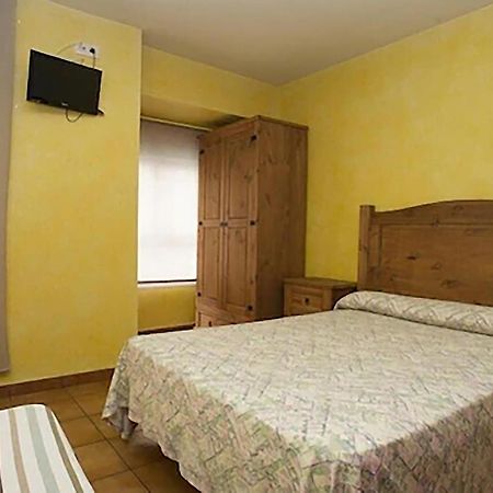 Hostal Velarde Talavera de la Reina Zewnętrze zdjęcie