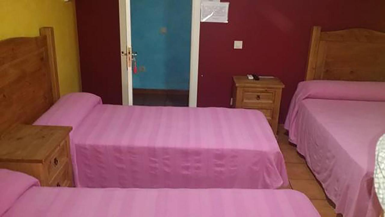 Hostal Velarde Talavera de la Reina Zewnętrze zdjęcie