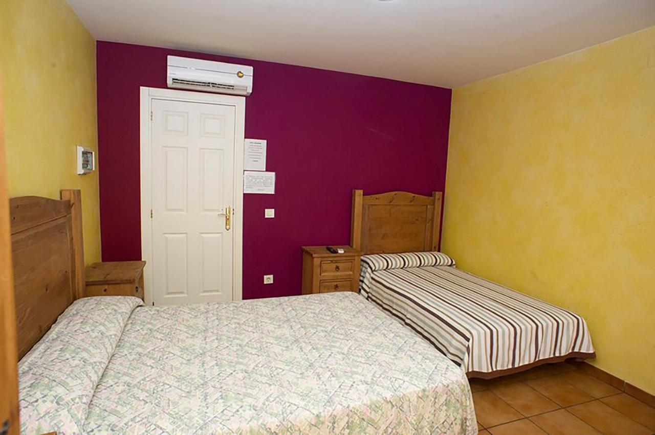 Hostal Velarde Talavera de la Reina Zewnętrze zdjęcie