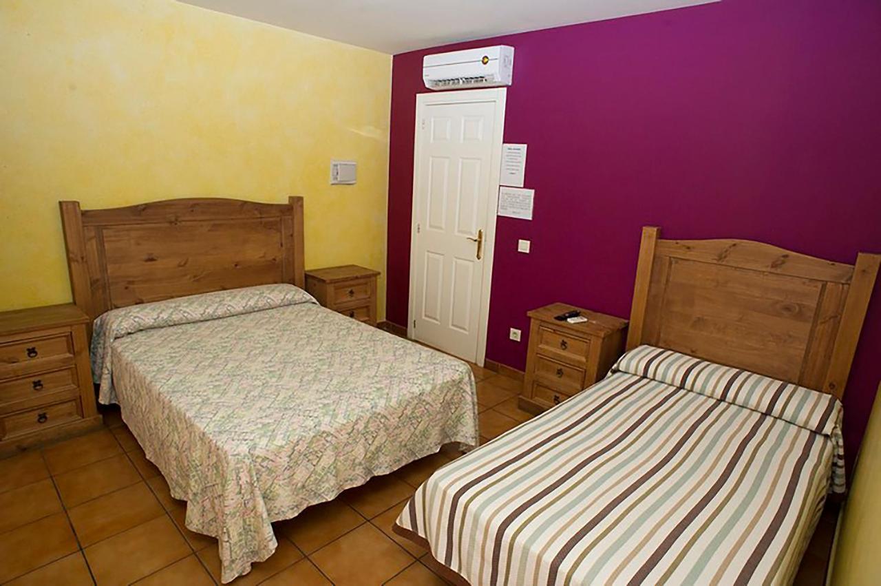 Hostal Velarde Talavera de la Reina Zewnętrze zdjęcie