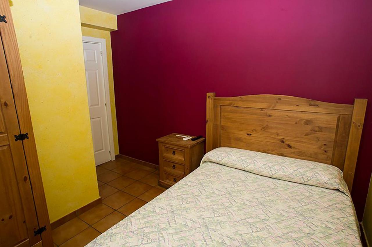 Hostal Velarde Talavera de la Reina Zewnętrze zdjęcie
